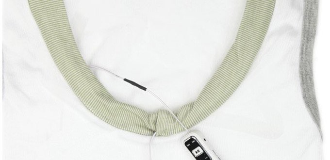 Pinganillo en camiseta